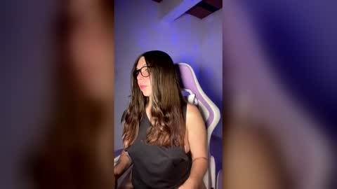 Nicol independent model online show from April 19, 2026, 3:11 pm