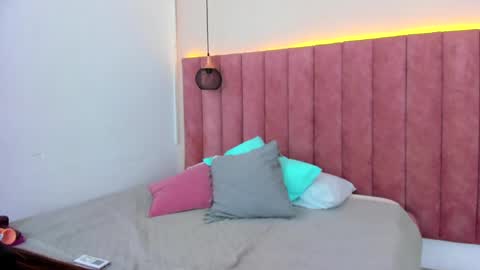 Nicole online show from March 1, 2025, 5:09 am