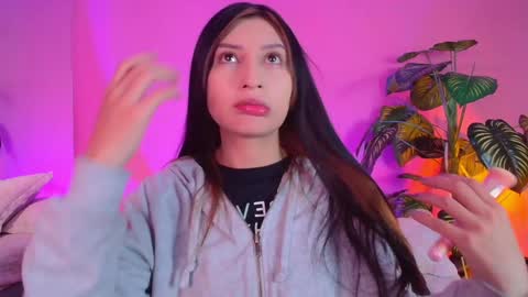 Nicol  online show from December 20, 2024, 12:49 pm