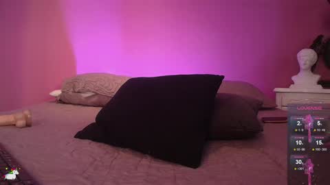 Nicol  online show from January 8, 2025, 4:33 pm