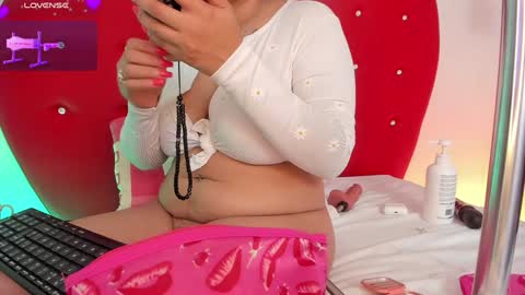 Snapshot of nicolette_rock chatting on January 27, 2025, 10:06 am nicolette online show from January 27, 2025, 10:06 am