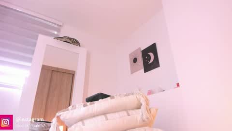 Nicole online show from January 6, 2026, 1:04 pm