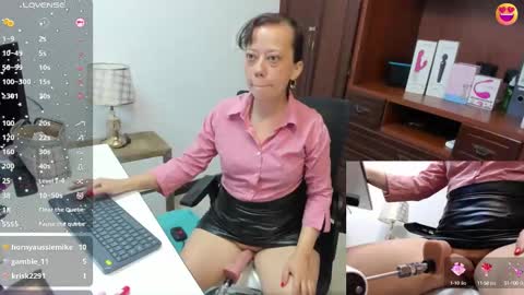 Nicolett Ryan  online show from March 10, 2025, 11:53 am