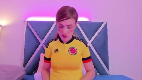 nicoll_89 online show from June 17, 2026, 12:07 pm