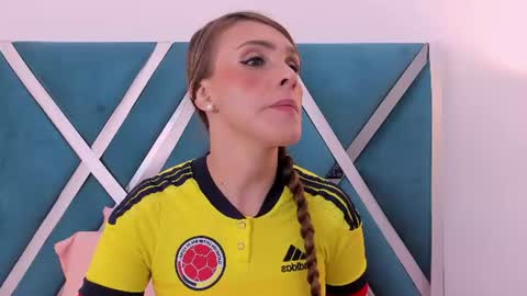 nicoll_89 online show from July 7, 2026, 12:20 pm