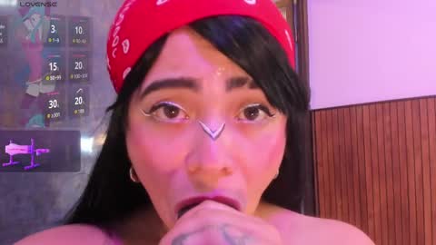 Nicolle online show from April 16, 2026, 9:39 pm