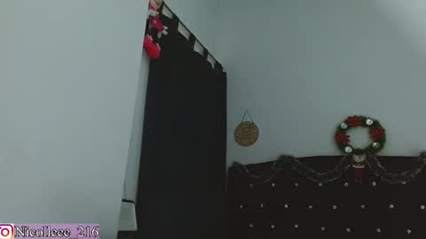 Snapshot of nicolle_sabinas chatting on December 15, 2024, 4:18 am Nicolle online show from December 15, 2024, 4:18 am