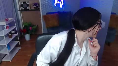 Nicolle  online show from July 29, 2026, 11:41 am