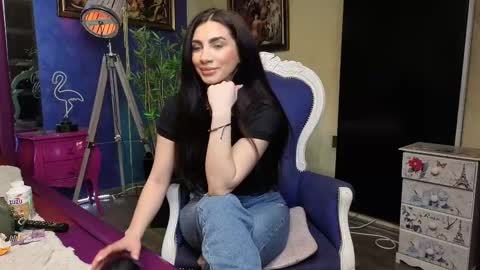 Nicolle online show from March 1, 2025, 8:45 am