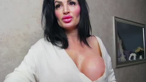 Nicolle online show from January 23, 2025, 11:05 pm