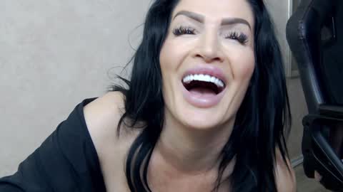 Nicolle online show from January 29, 2025, 11:25 pm