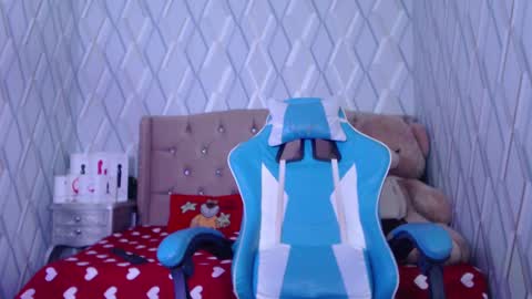 Nicolle Miley online show from December 24, 2024, 5:38 am