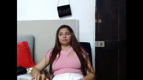 Snapshot of nicollgreen chatting on November 11, 2025, 9:48 pm NicollGreen online show from November 11, 2025, 9:48 pm