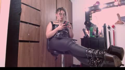 nicolmiss online show from May 15, 2026, 11:34 pm