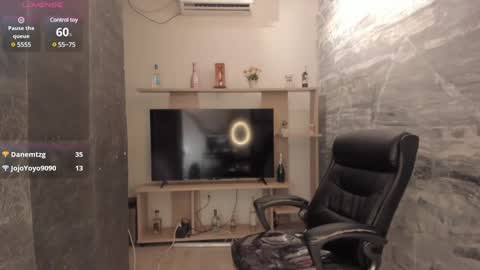 NicolRoss online show from January 11, 2025, 4:14 pm