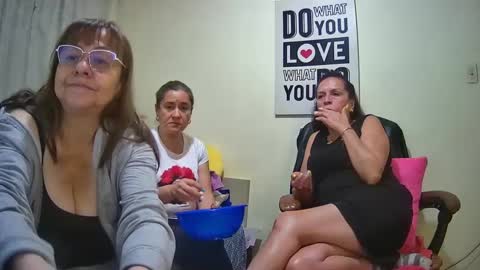 nicoltatiana_ online show from September 23, 2025, 11:52 pm