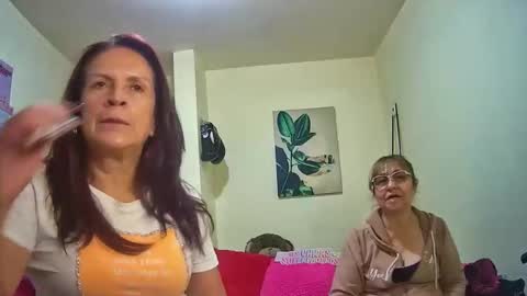 nicoltatiana_ online show from January 13, 2026, 11:32 pm