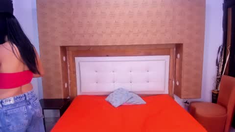 Snapshot of nicolysofi chatting on December 23, 2024, 5:54 pm nicolysofi online show from December 23, 2024, 5:54 pm