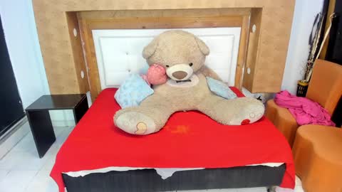 Snapshot of nicolysofi chatting on December 27, 2024, 11:06 am nicolysofi online show from December 27, 2024, 11:06 am