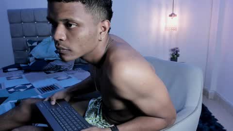 Snapshot of nighot00 chatting on September 19, 2025, 6:48 am hotfox00 online show from September 19, 2025, 6:48 am