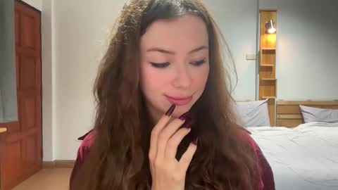 Aurora online show from October 28, 2025, 2:20 pm