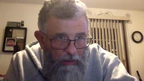 nightmoves1970 online show from February 28, 2025, 3:26 am