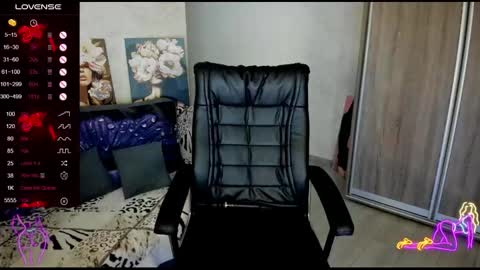 nigo_nika online show from October 11, 2025, 12:15 pm