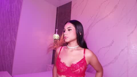 Snapshot of niicole_taylor chatting on February 8, 2026, 12:08 pm Nicole online show from February 8, 2026, 12:08 pm