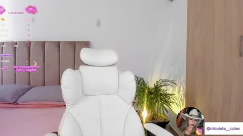 Niicoleta  online show from February 13, 2026, 6:37 pm