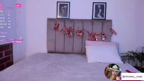 Niicoleta  online show from May 22, 2026, 8:42 am