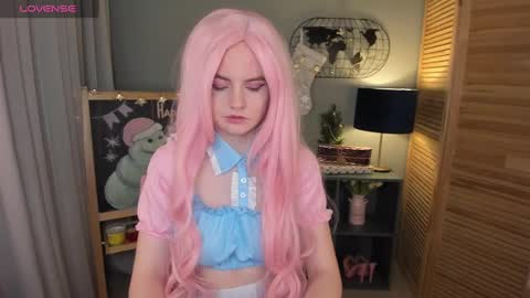 niiik_miiiki online show from December 28, 2024, 7:44 am