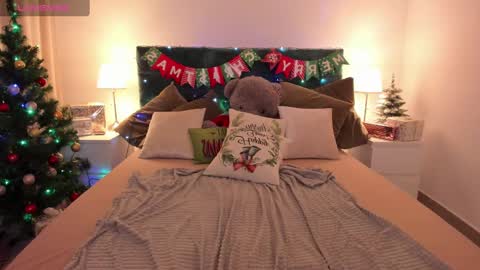 niiik_miiiki online show from December 30, 2024, 11:37 am