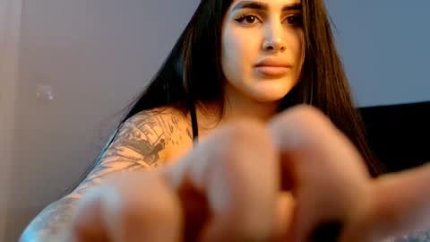 Niinarosee online show from March 6, 2026, 6:37 pm