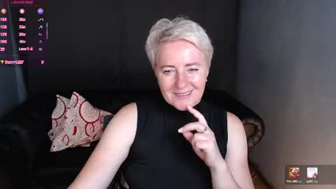 Snapshot of nika_smit chatting on August 8, 2026, 5:31 am Nika online show from August 8, 2026, 5:31 am