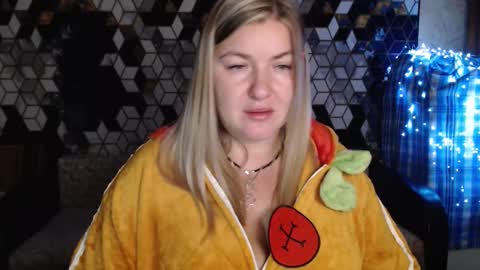 Nika online show from December 17, 2025, 7:53 pm