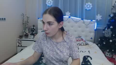 nikastarkk online show from December 1, 2024, 7:47 pm