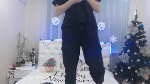nikastarkk online show from December 4, 2024, 11:24 pm