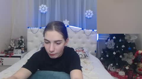 nikastarkk online show from December 8, 2024, 1:46 am