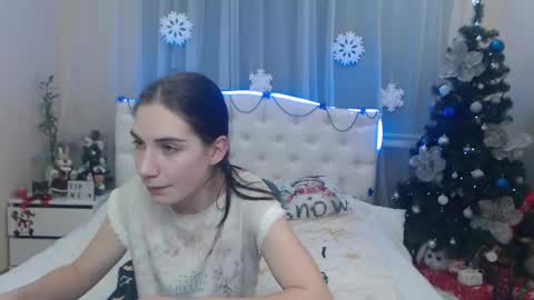 nikastarkk online show from December 8, 2024, 10:25 pm
