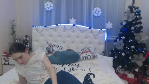 nikastarkk online show from December 9, 2024, 1:29 am