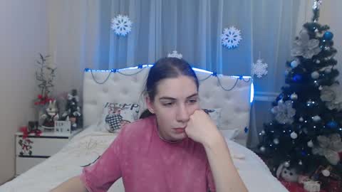 nikastarkk online show from December 9, 2024, 7:18 pm