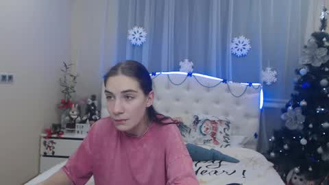 nikastarkk online show from December 10, 2024, 7:32 pm