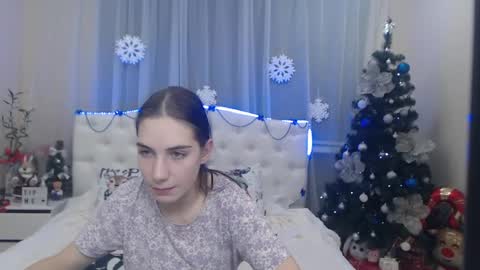 nikastarkk online show from December 11, 2024, 7:25 pm