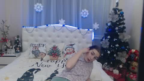 nikastarkk online show from December 11, 2024, 10:27 pm