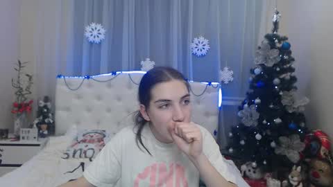nikastarkk online show from December 14, 2024, 2:56 am