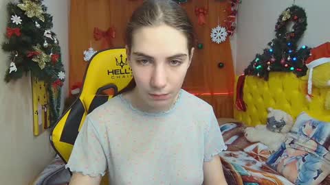 nikastarkk online show from January 15, 2025, 7:34 pm