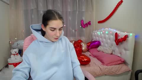 nikastarkk online show from January 30, 2025, 7:26 pm