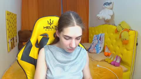 nikastarkk online show from February 5, 2025, 7:31 pm