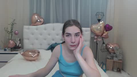 nikastarkk online show from February 19, 2025, 7:38 pm