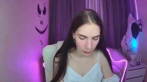 nikastarkk online show from October 24, 2025, 7:10 pm